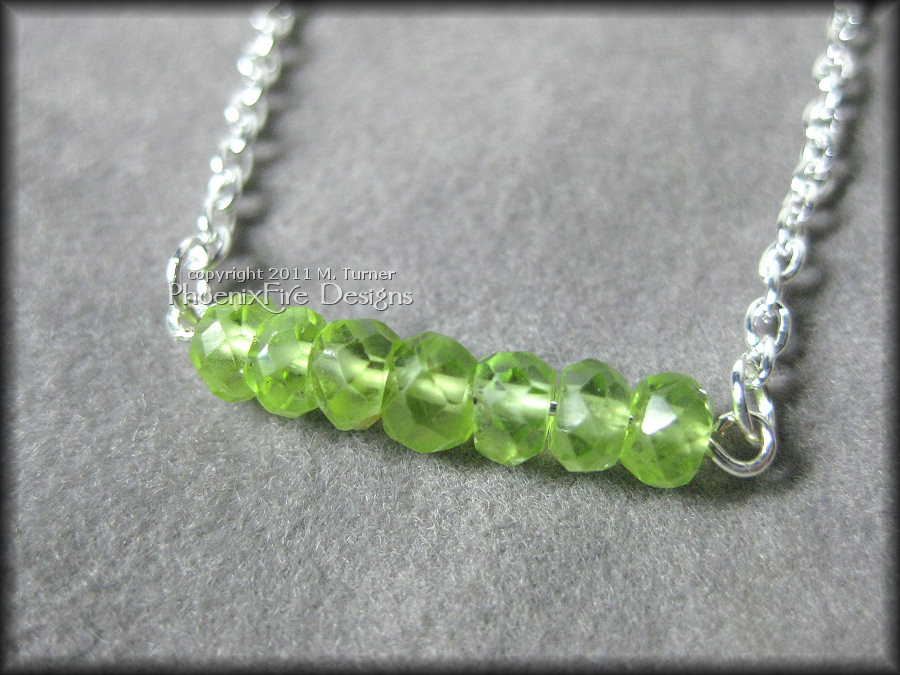 peridot-row-necklace1a